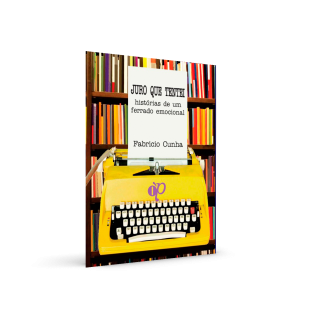 juro que tentei - historias de um ferrado emocional a capa do livro tem de fundo uma prateleira cheia de livros coloridos e uma maquina de escrever a frente dos livros